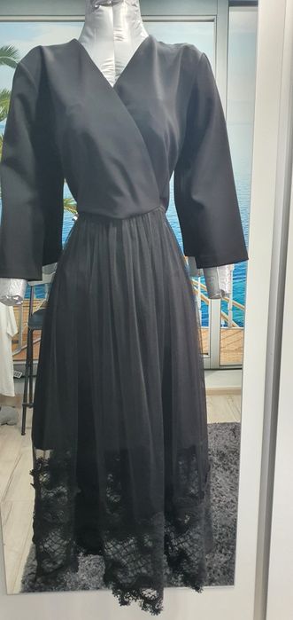 Rochie neagră de ocazie