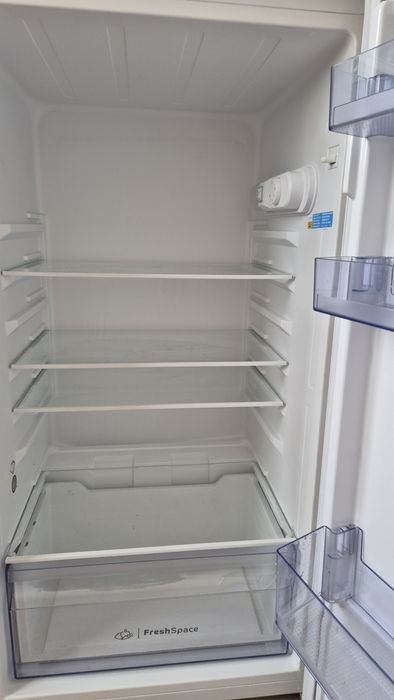 Хладилник Indesit(Индезит)