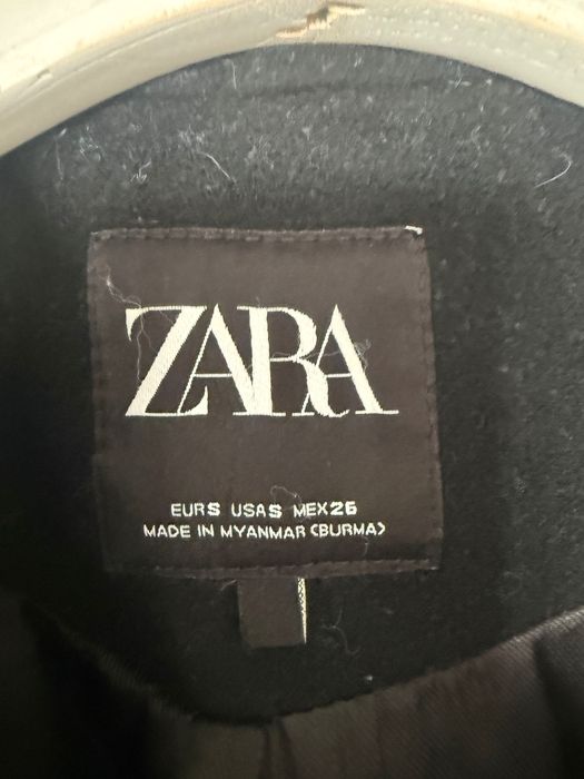 Черно палто ZARA