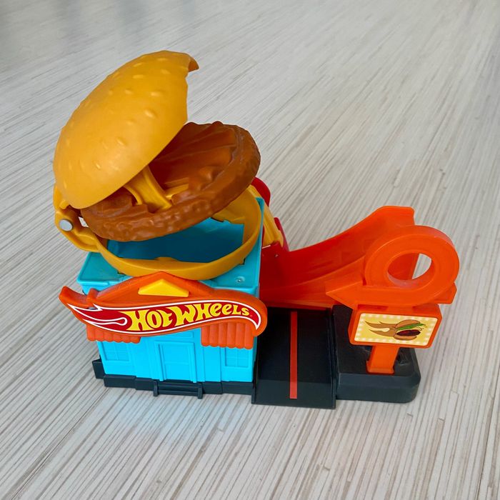 Hot Wheels играчки