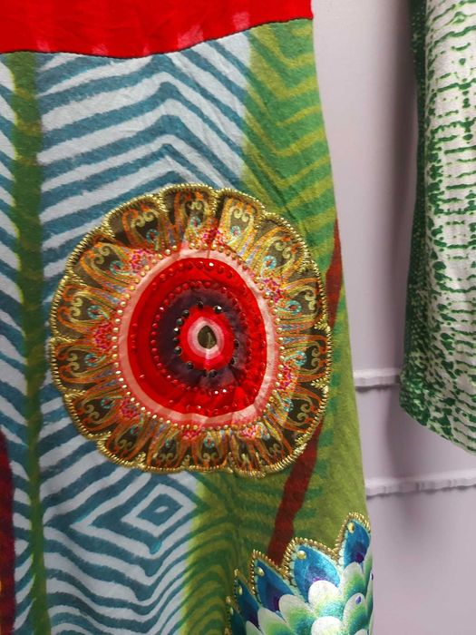 Rochie plină de culoare Desigual,midi, marimea M