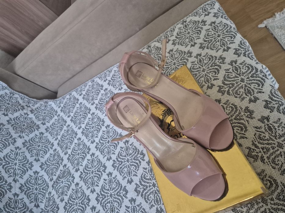 Туфли (басаножки)