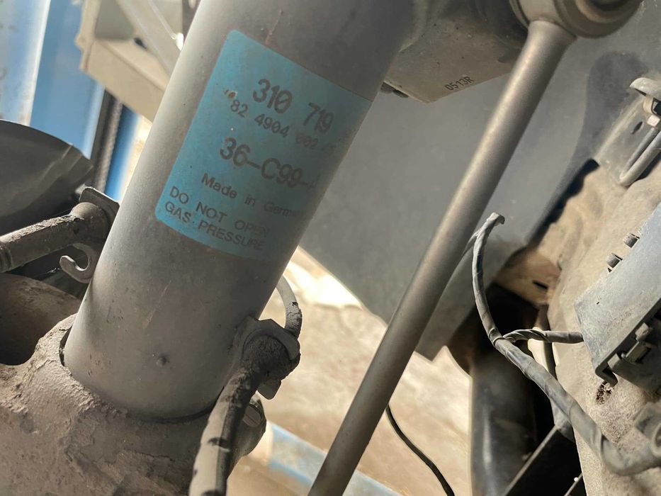 Предни амортисьори BMW E83 Х3