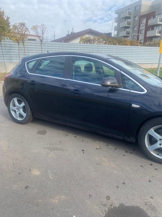 Vand  urgent opel astra j 2010, motoe 2.0 CDTI, 160CP