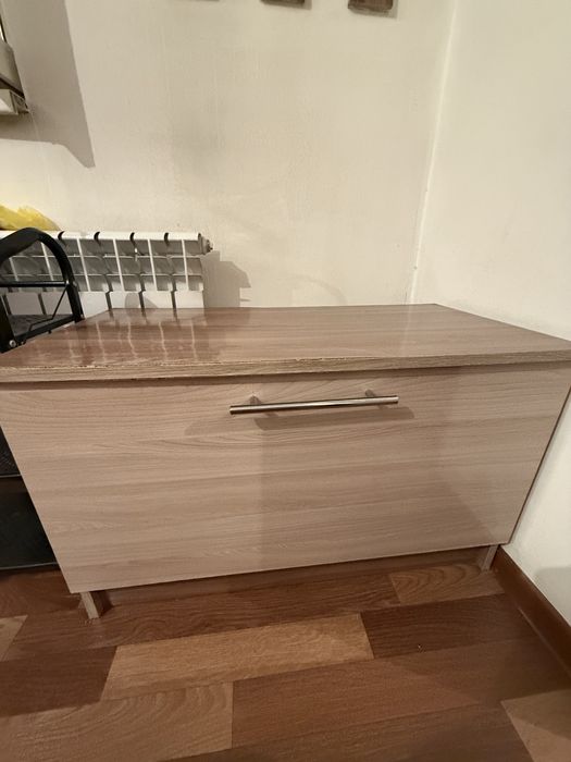 Срочно продам прихожий шкаф