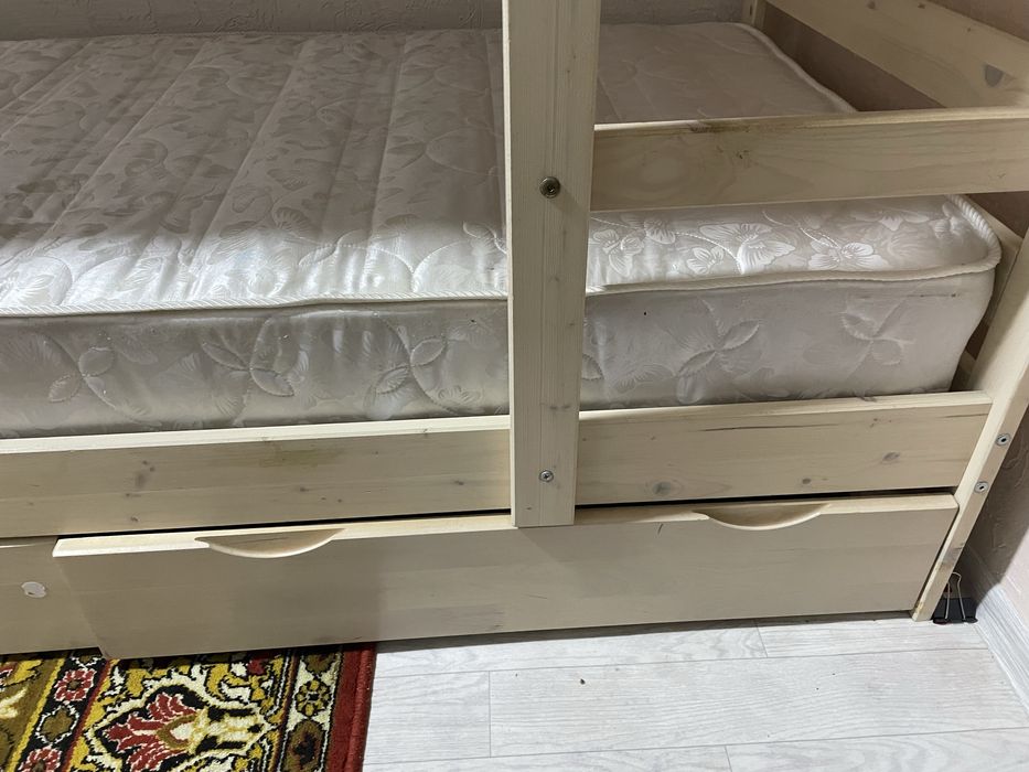 Продается двухъярусная кровать