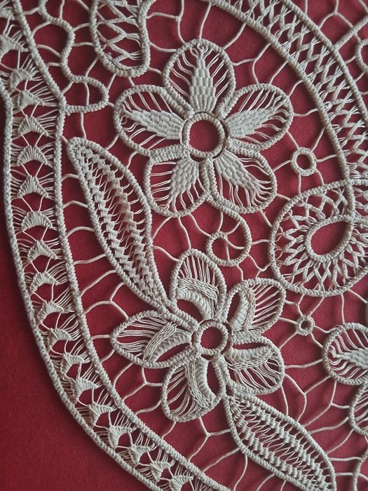 Mileu de lux lucrat manual