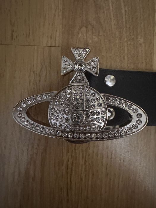 Curea Vivienne Westhood