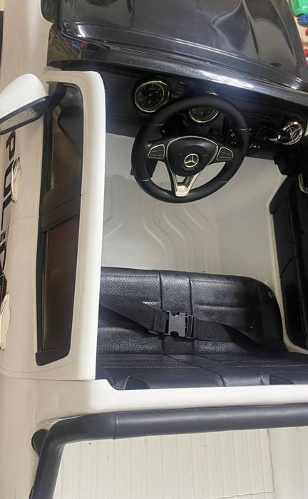 Продается хорошая полицеская детская машина