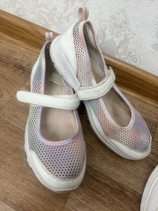 Обувь для девочки . 34-35 размер