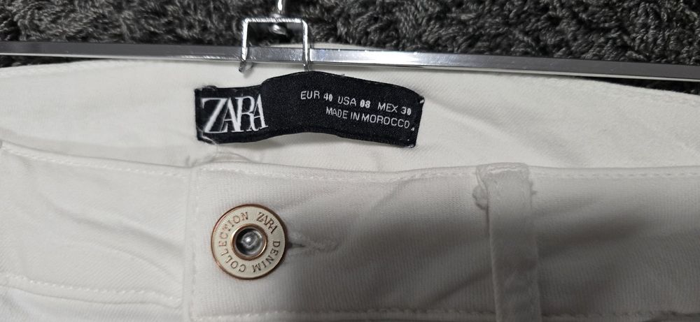 . Нови.  Дамски оригинални дънки.  ZARA.