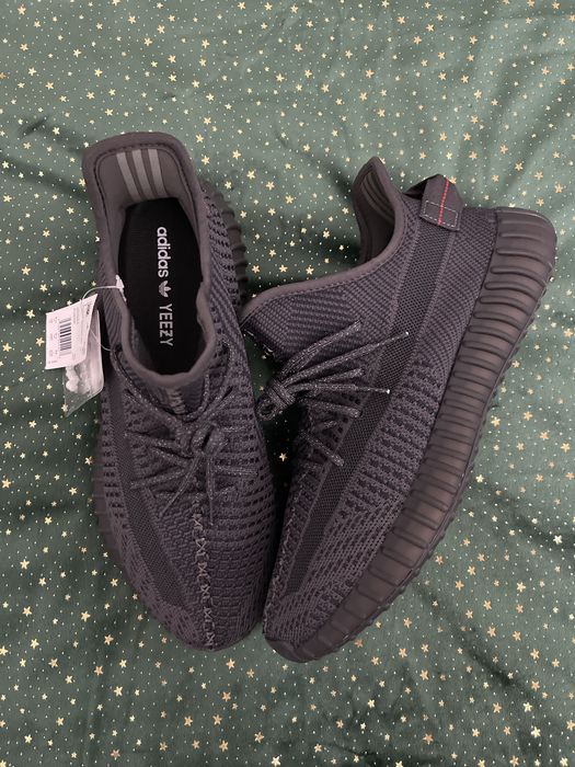 YEEZY 350 V2 Black Static