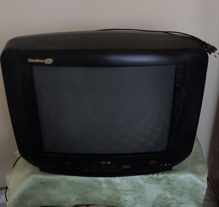 TELEVIZOR LG / Yangidek Aybi yoʻq