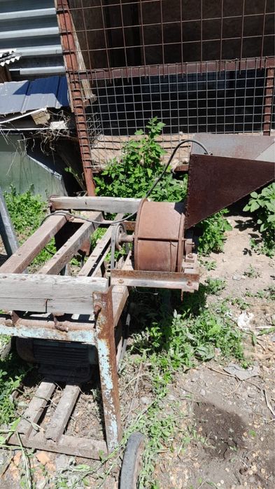 Продам дробилку для зерна