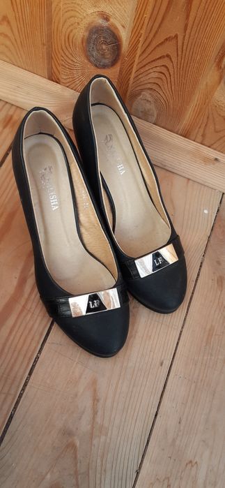 Продаю туфли на 38 размер