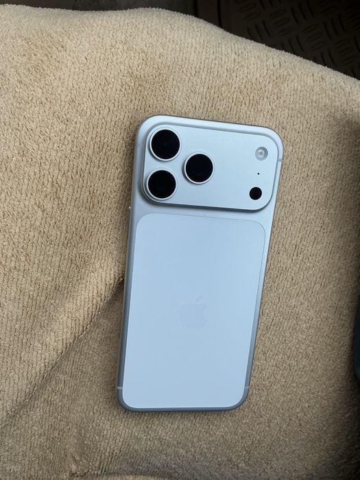 Iphone 17 pro max!ЗА ЧАСТИ