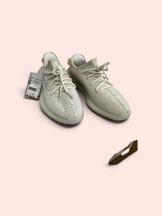 Yeezy Boost 350 V2 „Bone”