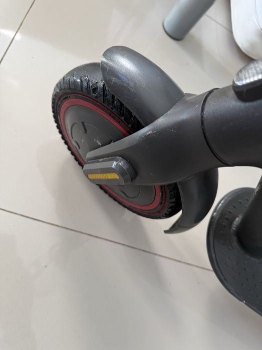 Xiomi Pro 2  trotineta electrica  cu incarcator si tot ce se vede la p