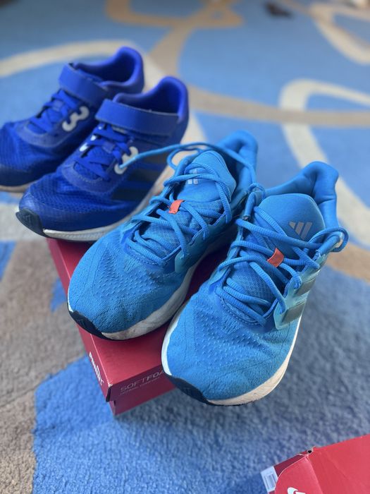 Маратонки Nike adidas