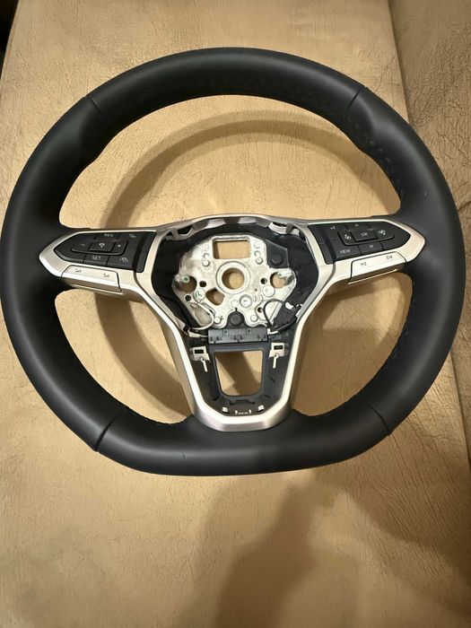 Чисто нов,оригинален мултиволан за Фолксваген-Volkswagen