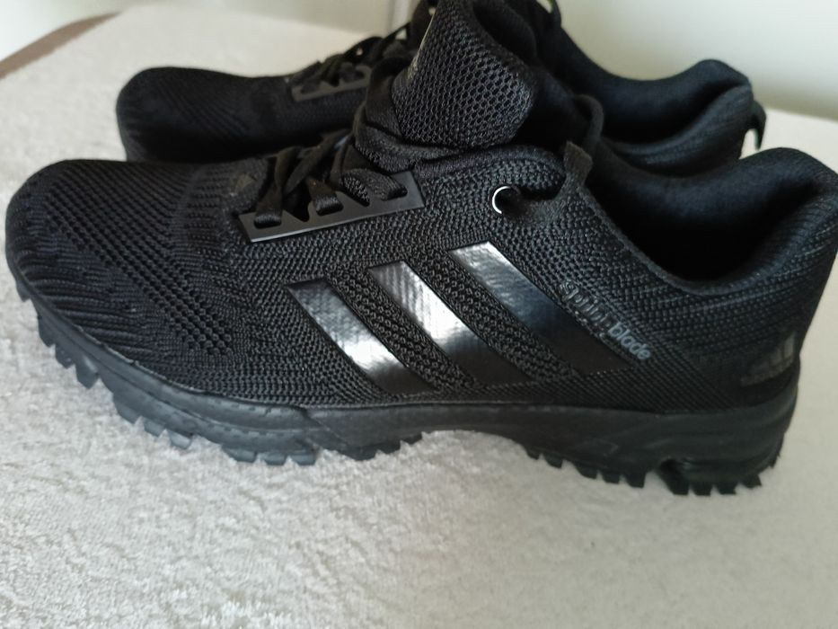 Продам кроссовки адидас