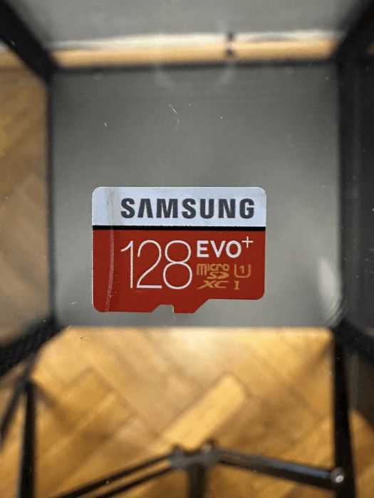 Nintendo Switch 1 + SD Card 128GB