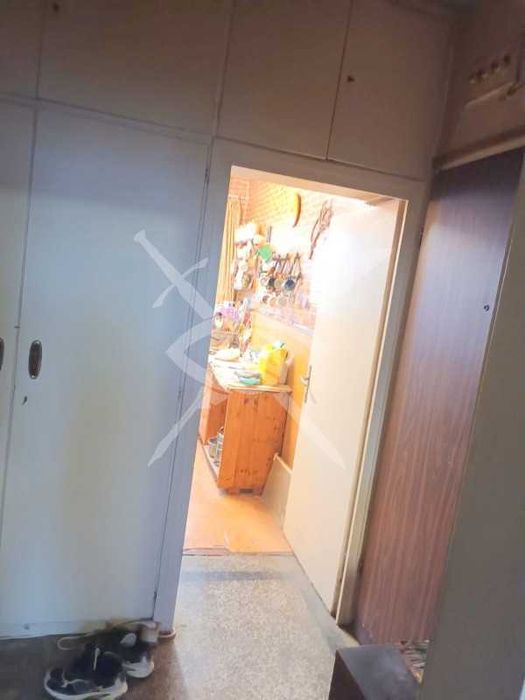 Продава се Тристаен апартамент в Карнобат - 72 кв.м за 903 €/кв.м - Снимка #2