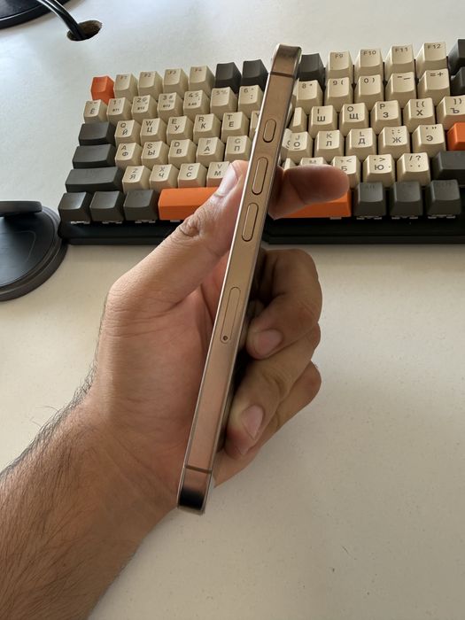 iPhone 16 Pro Gold 128GB