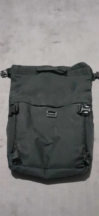 Продавам много запазена раница Johnny Urban