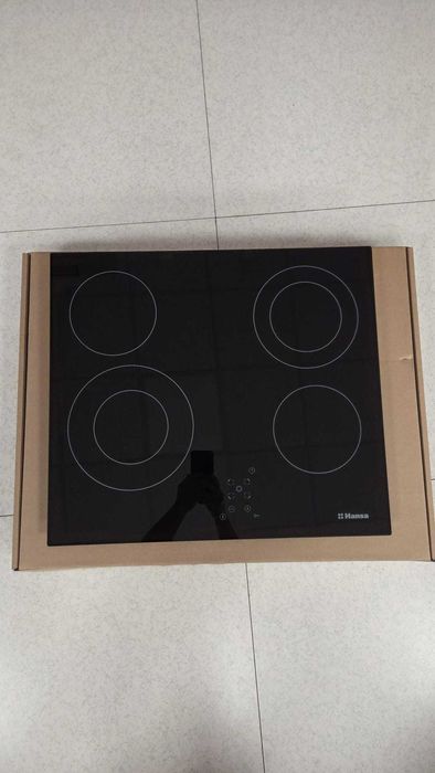 Vand plita electrica incorporabila HANSA BHC66506, Vitroceramica, 4 arzatoare, Touch Control, negru , noua