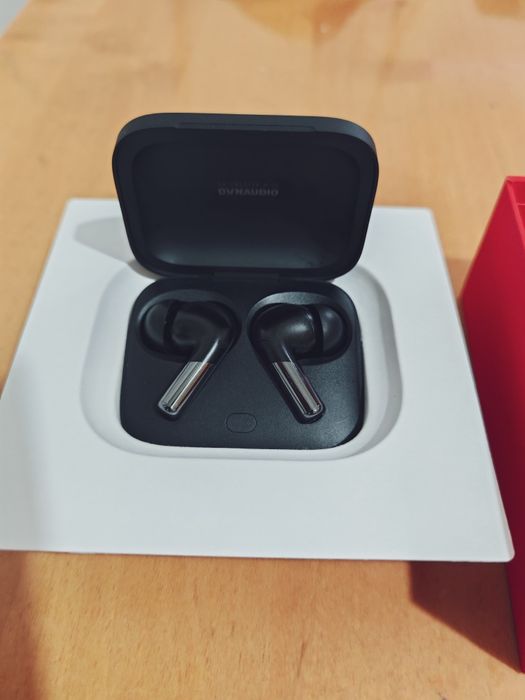 Продам наушники OnePlus Buds Pro 2