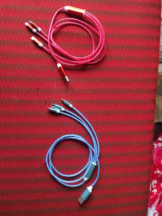 Cablu de date și alimentare cu 3 mufe, compatibil cu iPhone și alte 2