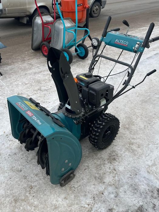 Снегоуборочная машина