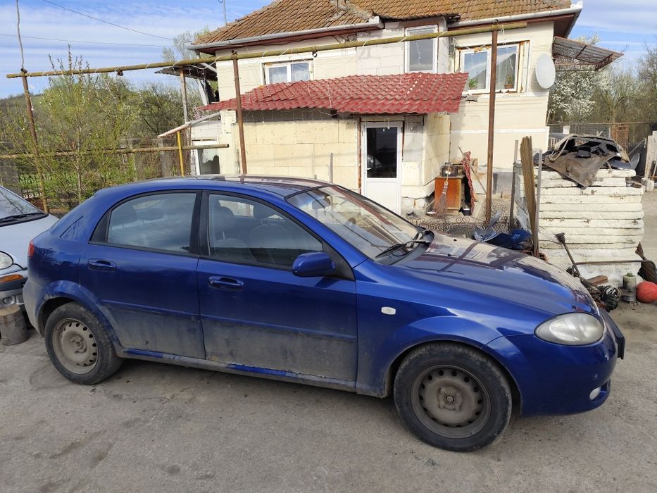 Schimb mașină cu motocultor în stare bună de funcționare. Citiți.
