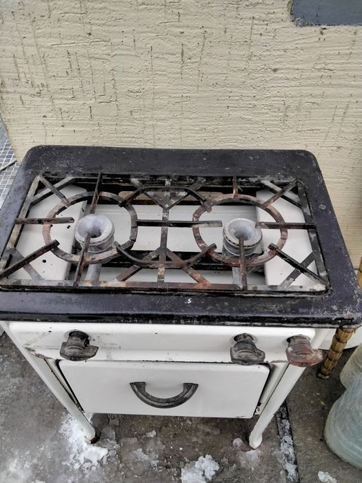 Продам плиту 2х комфорочную рабочая
