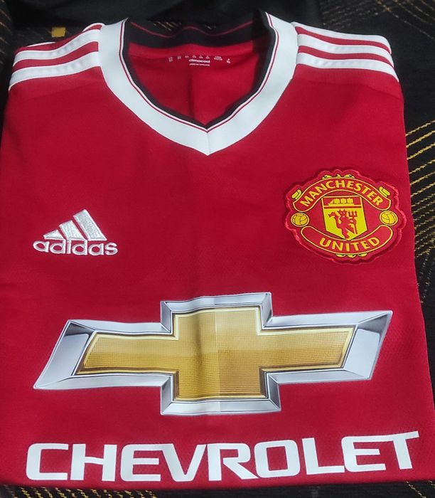 Чисто нова тениска на Манчестър Юнайтед сезон 2015/16, размер XS