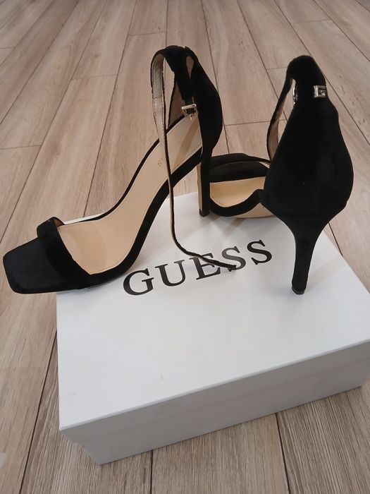 Дамски Сандали GUESS  за 50лв