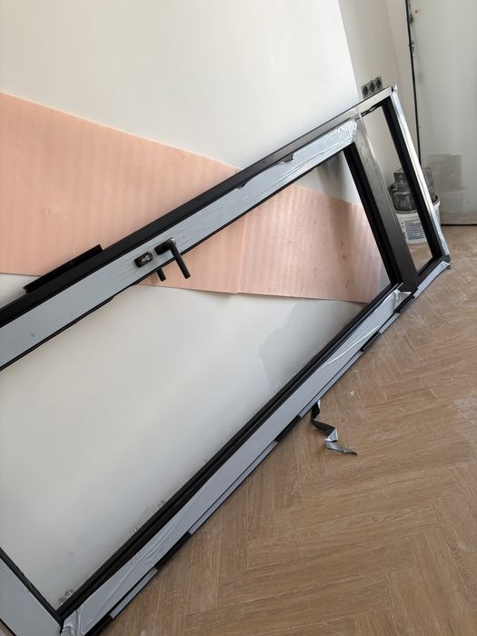 Продам окно с дверью комплект