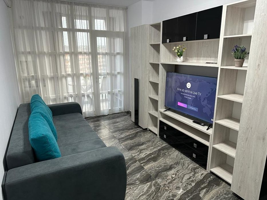 Inchiriez apartament