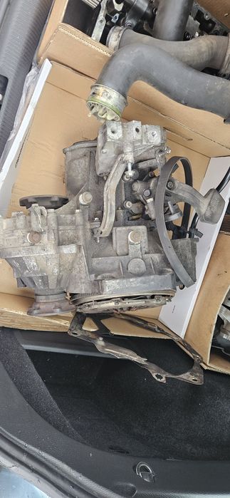 VW PASSAT B6 2.0 TDI 140 коня На Части