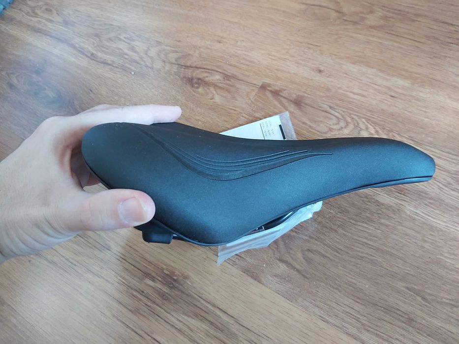 Sa de bicicleta pe gel (foarte confortabila) dimensiuni 28 x18 x9