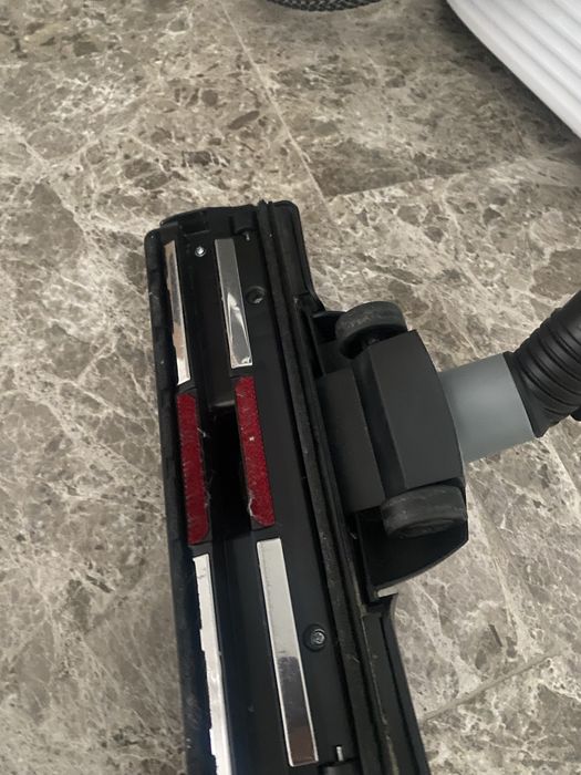 Прахосмукачка 2 в 1 . Миеща и сухо