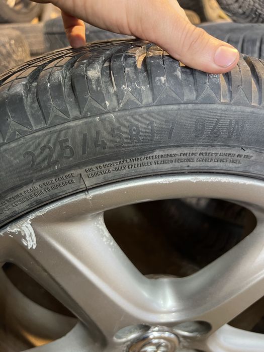 Джанти Тойота (авенсис) 17” със зимни гуми в  добро състояние 225/45/