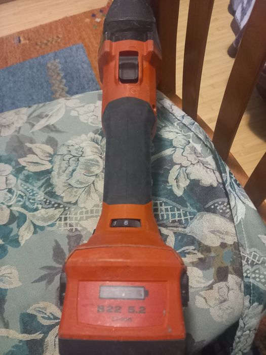 Акумулаторен нагер (ножица за ламарина ) Hilti