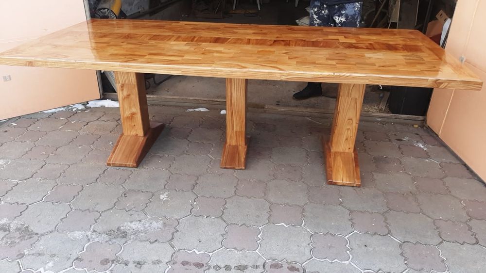 Продам обеденный стол