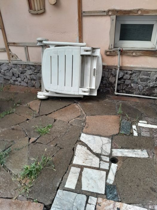 Продам шезлонг разборный