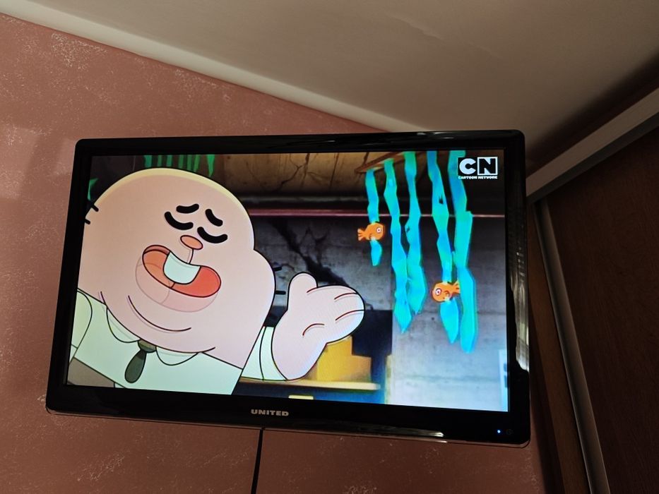 Vand televizor că nou folosit foarte putin
