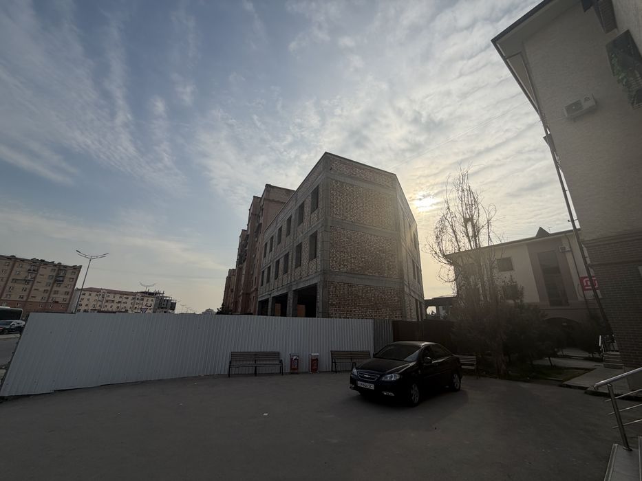 Аренда оделна стояши здания Яшнабот район Гузал махала 4 этаж 940 кв