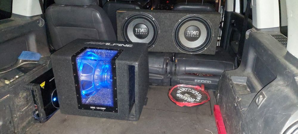 Montaj subwoofer,boxe auto