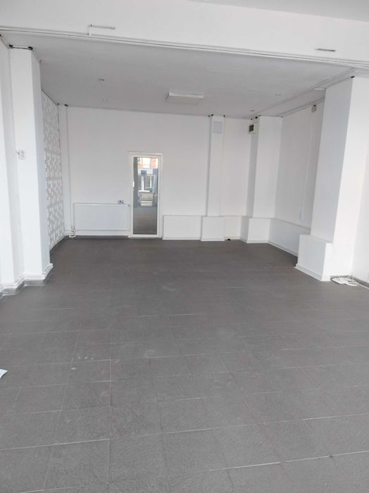 Inchiriez spatiu comercial